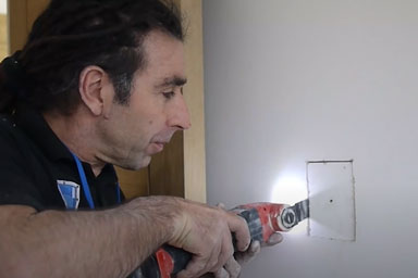 Automist wall mounted electronic nozzle